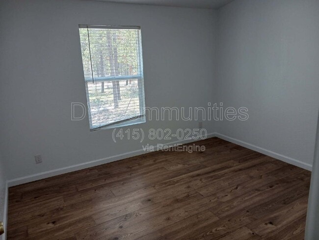 Building Photo - 52145 Dustan Rd