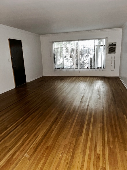 Primary Photo - 1850 La Brea Ave