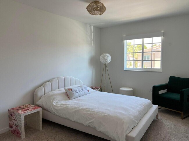 Building Photo - 6271 SE Portofino Cir