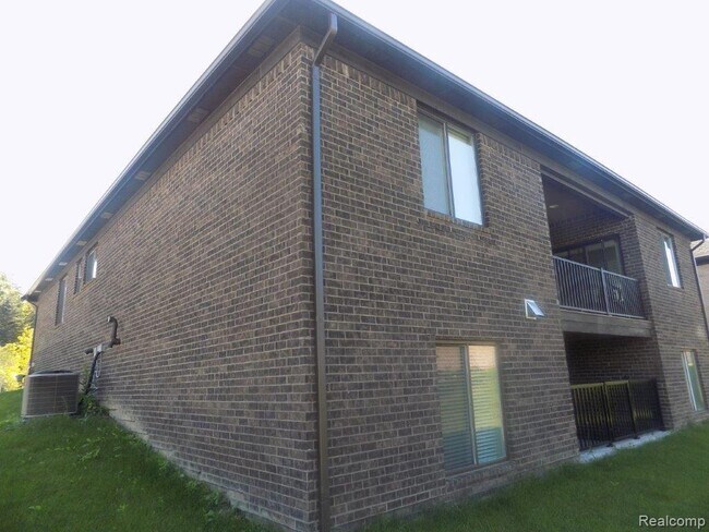 Building Photo - 55171 Benson Ct
