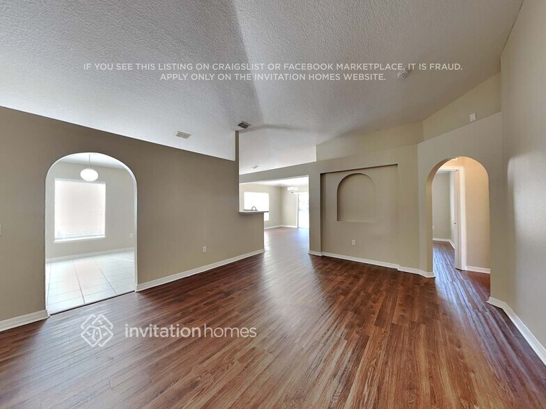 Building Photo - 527 Stonewall Ave