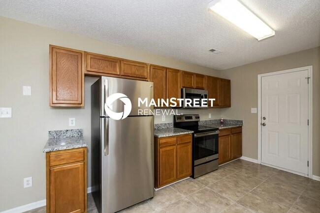 Building Photo - 3 Bedroom Pet-Friendly Home in Charlotte, NC with Main Street Renewal