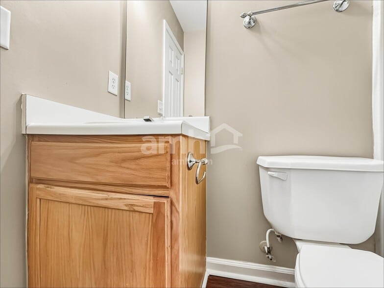 Building Photo - 205 N Fuquay Springs Ave