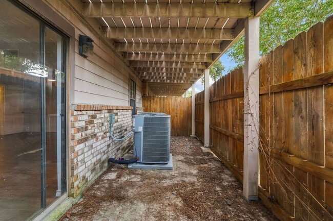 Building Photo - 7744 Champion Pines Dr
