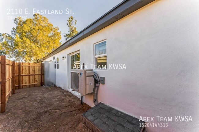 Building Photo - $825- Beautifully Remodeled 1 Bed | 1 Bath...