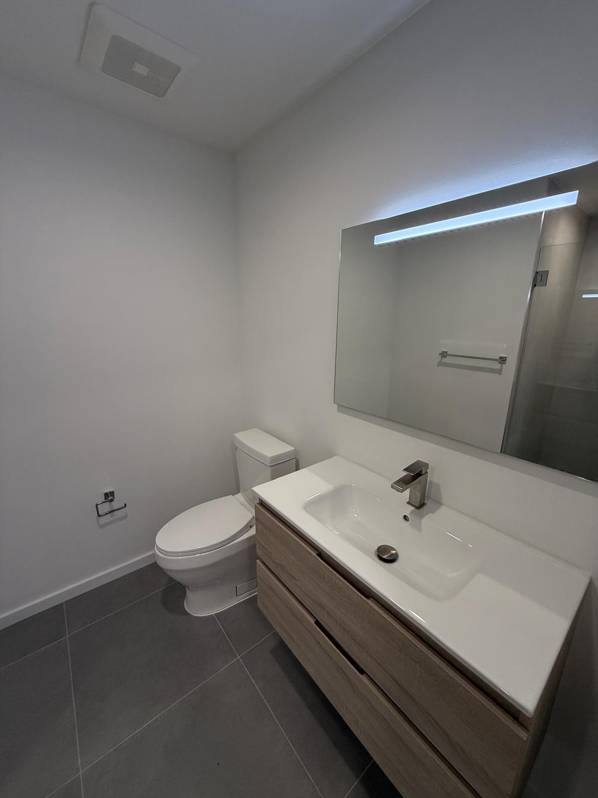 Building Photo - 1930 NW 1st Pl