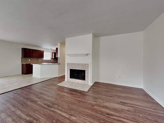 Building Photo - 20719 Dickinson Manor Ln