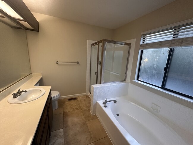 Building Photo - 4145 Rockford Dr