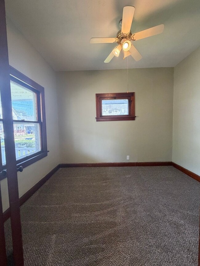 Building Photo - Hurley2205