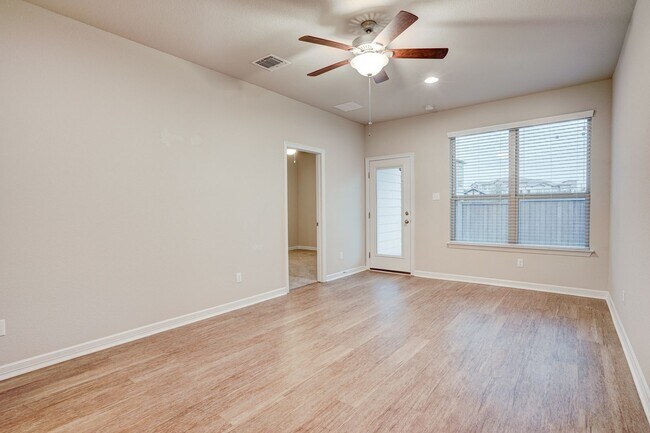 Building Photo - 2212 Dillon Pond Ln