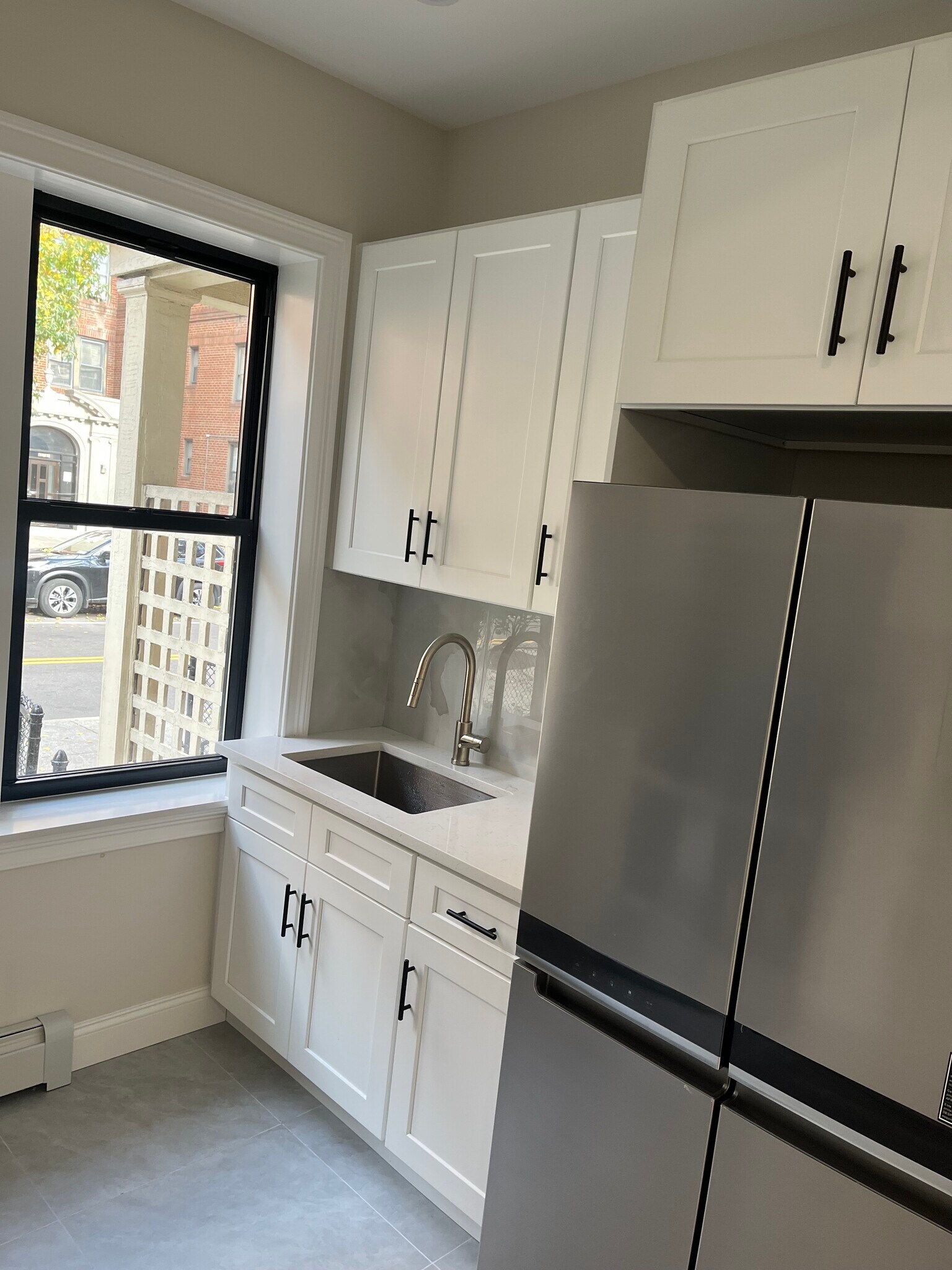 Building Photo - 4048 Hampton St