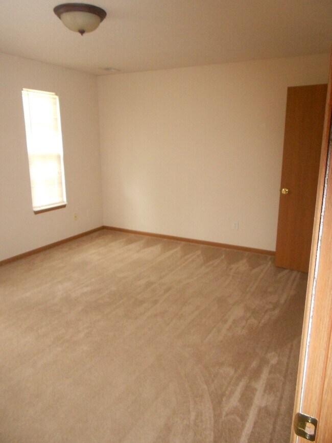 Building Photo - 16865B Hurricane Ln