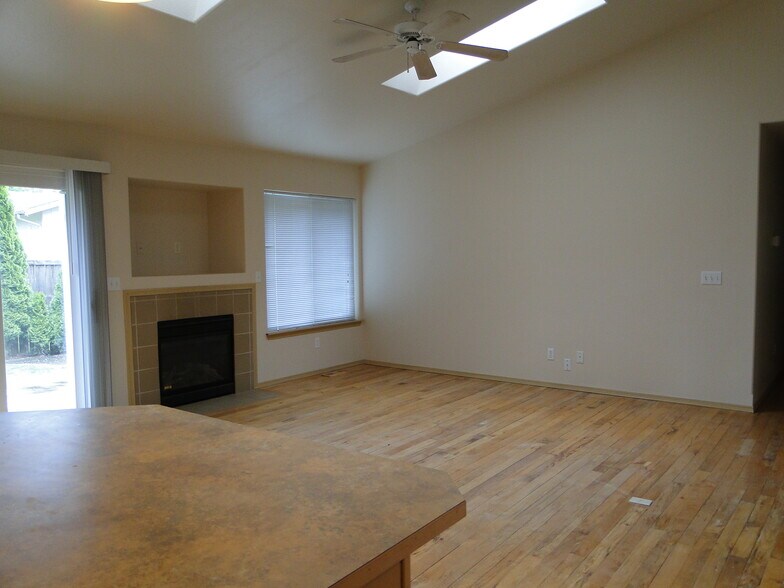 Building Photo - 7520 192nd Ave E