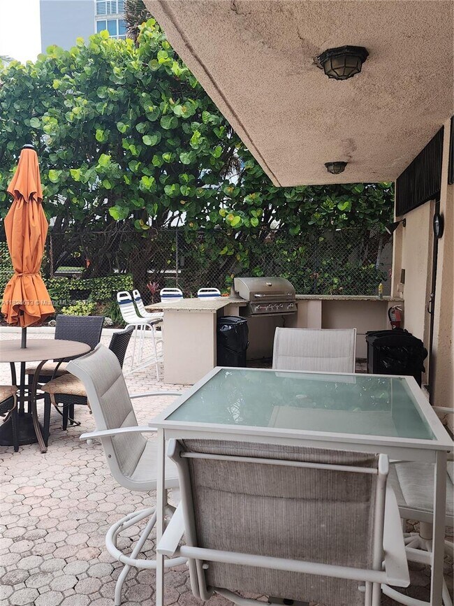 Building Photo - 345 N Fort Lauderdale Beach Blvd