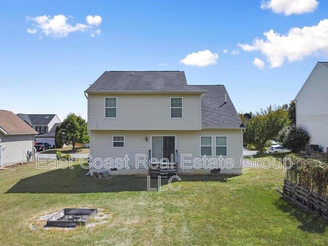 Building Photo - 125 Amelia Dr