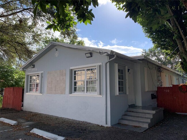Primary Photo - 750 NE 86th St