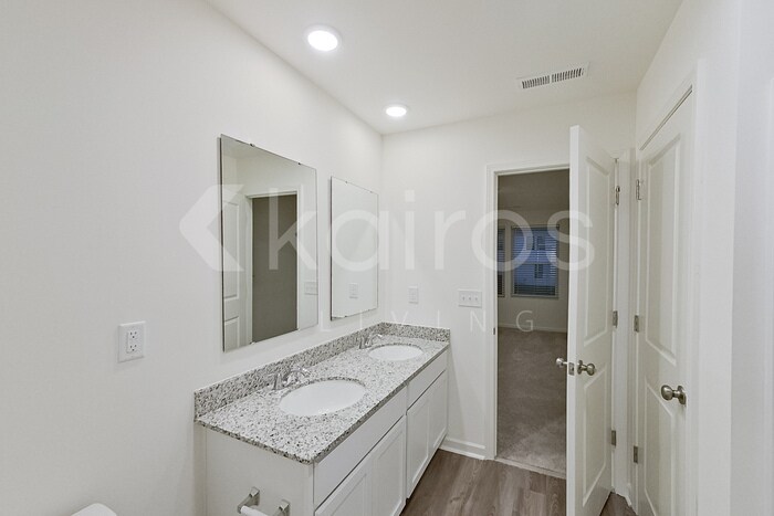 Building Photo - 7004 Peppermill Way