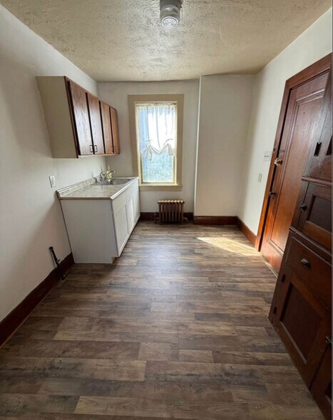 Building Photo - 333-335-335 2nd St