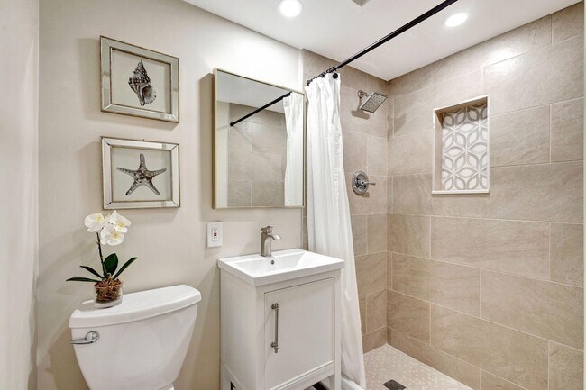 Building Photo - 68 Yacht Club Dr