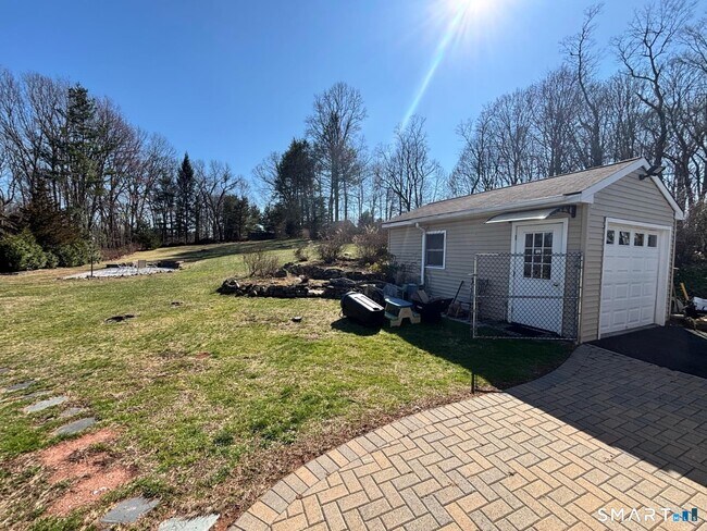 Building Photo - 394 Clintonville Rd