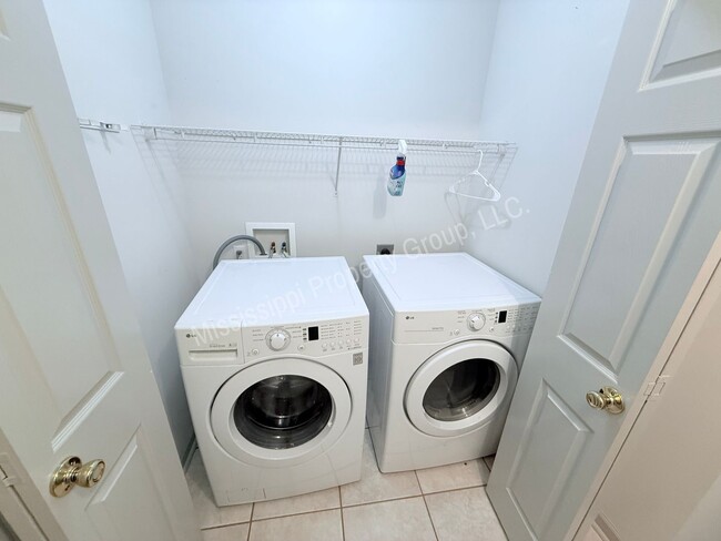 Building Photo - 3BR/2BA Home For Rent