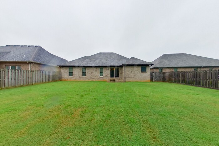 Building Photo - 94 Old Orchard Rd