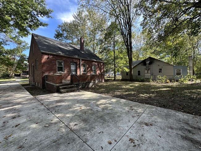 Building Photo - 4375 Guilford St