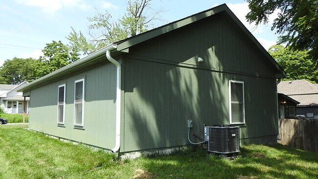 Building Photo - Newer Build - 3 bed -2bath Home in Indepen...