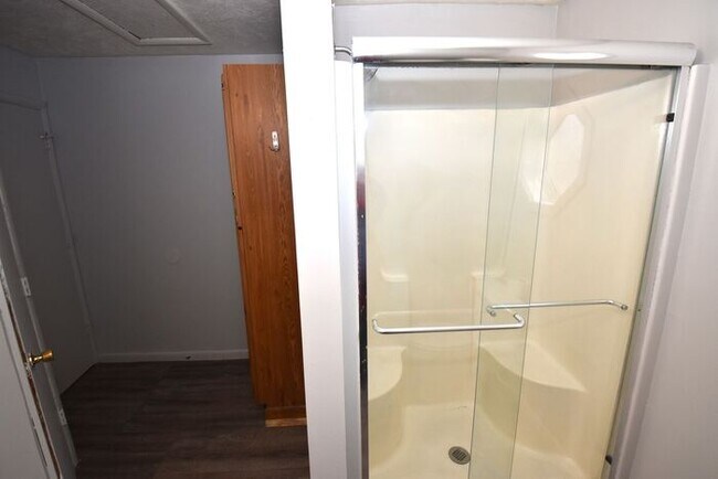 Building Photo - MIshawaka near Universities and shopping