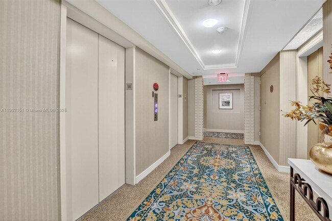 Building Photo - 20185 E Country Club Dr