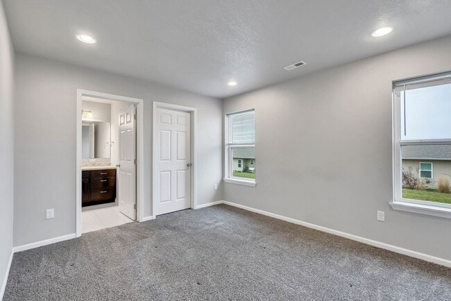 Building Photo - 5482 Summerland Drive