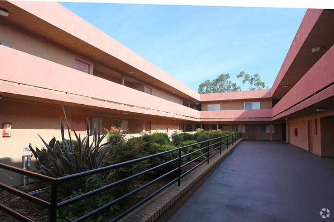 Building Photo - Rose Pointe Orizaba