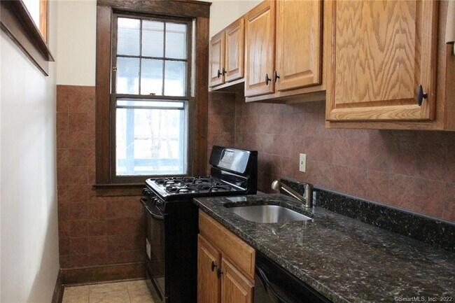 Building Photo - 16 Woodland St