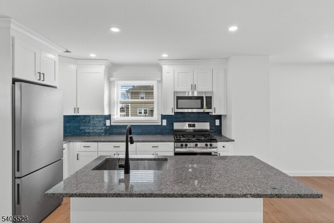 Building Photo - 78 Anderson St