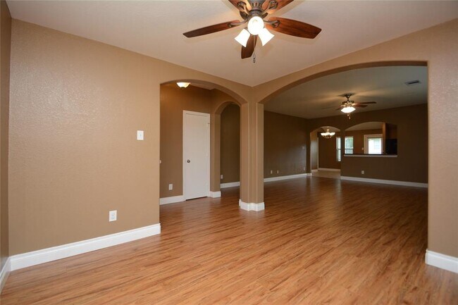 Building Photo - 12567 Canyon Falls Boulevard