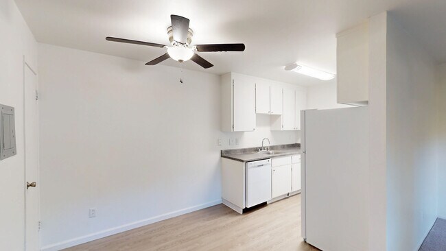 Primary Photo - 410 Alameda del Prado