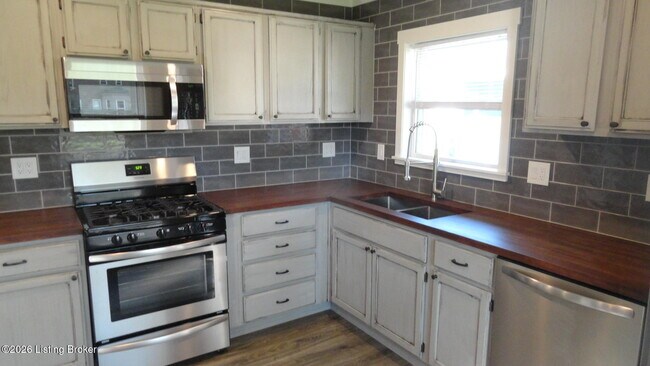 Building Photo - 1406 Mill Race Rd