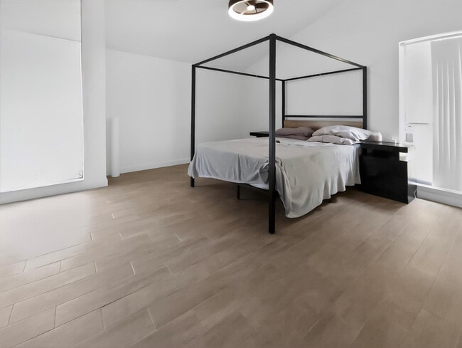 Building Photo - 8401 W Sample Rd