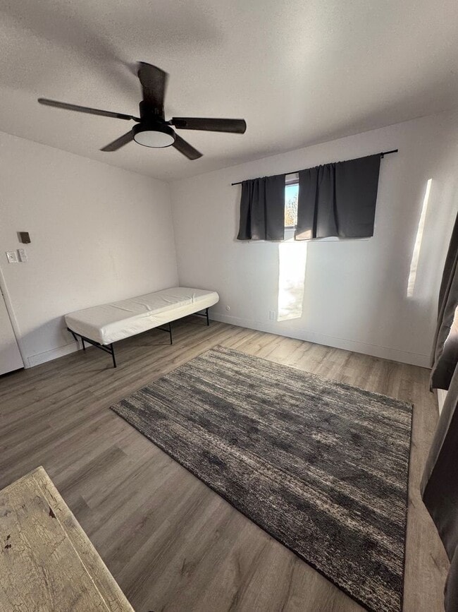 Building Photo - Student Housing: Private Bedroom