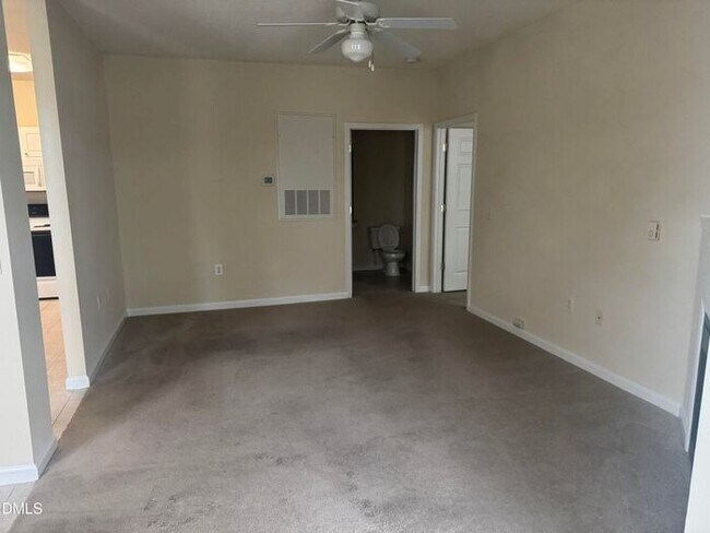 Building Photo - Special Rate! SPACIOUS 1 Bed 1.5 Bath Condo with Sunroom and AMENITIES!!!