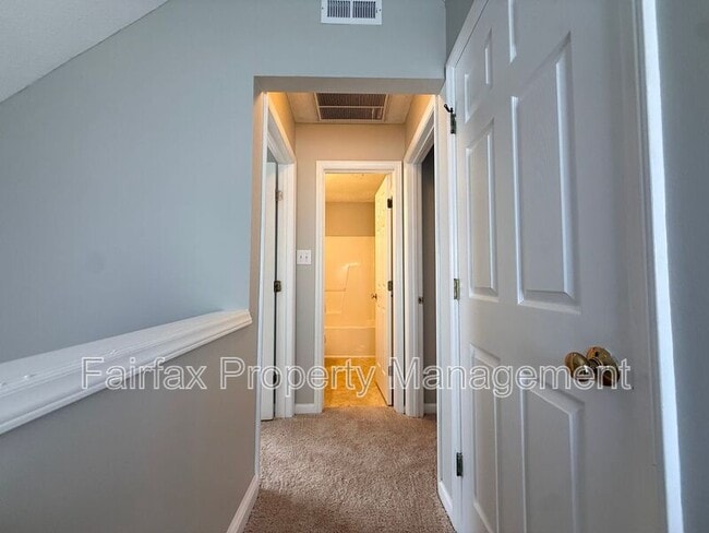 Building Photo - 2508 Lilymount Dr