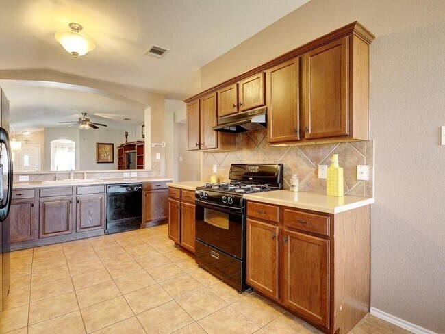 Building Photo - 2488 Green Meadows Ln