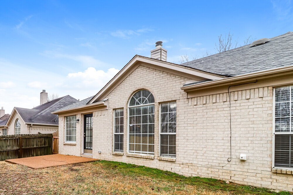 Building Photo - 7086 Lagrange Hill Dr