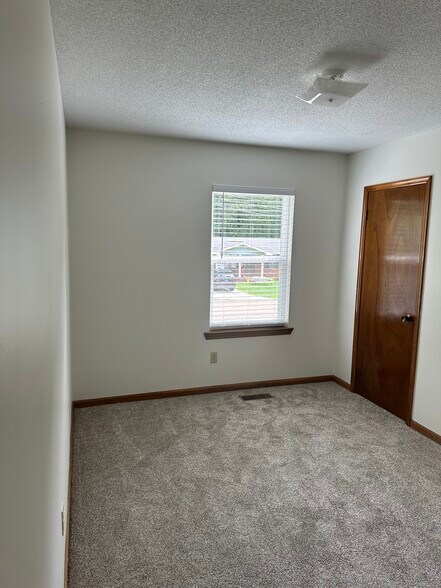 Building Photo - 1424 N Winer Dr