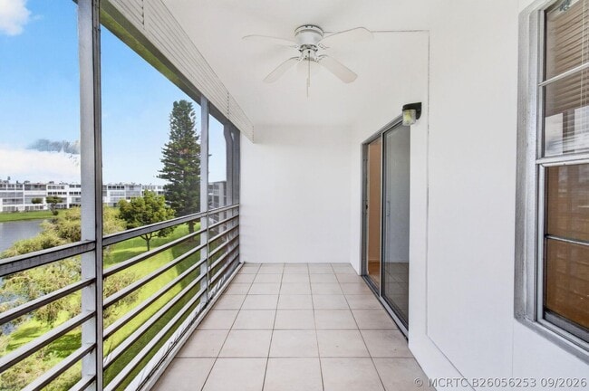 Building Photo - 4028 Hythe B