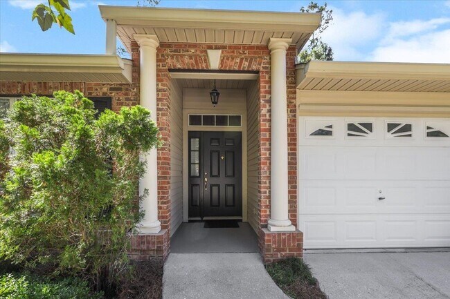Building Photo - 135 Ivernia Loop