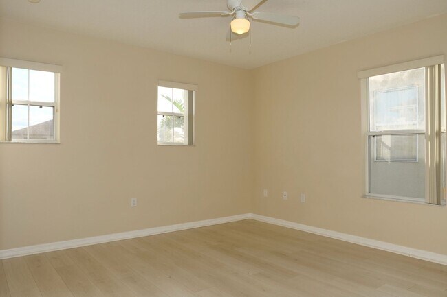 Building Photo - Beautiful 4 bedroom 2.5 bath at Remington gated community in Kissimmee