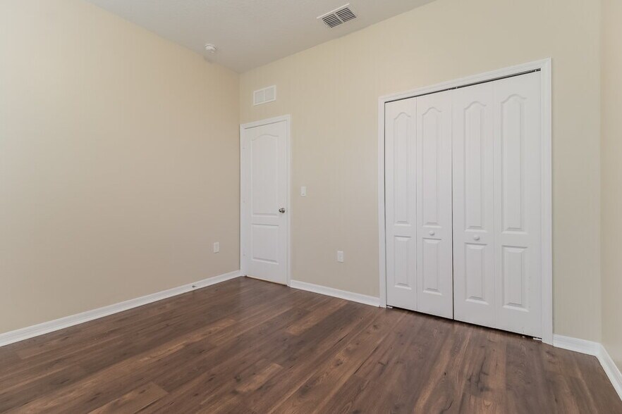 Building Photo - 16104 Yelloweyed Dr