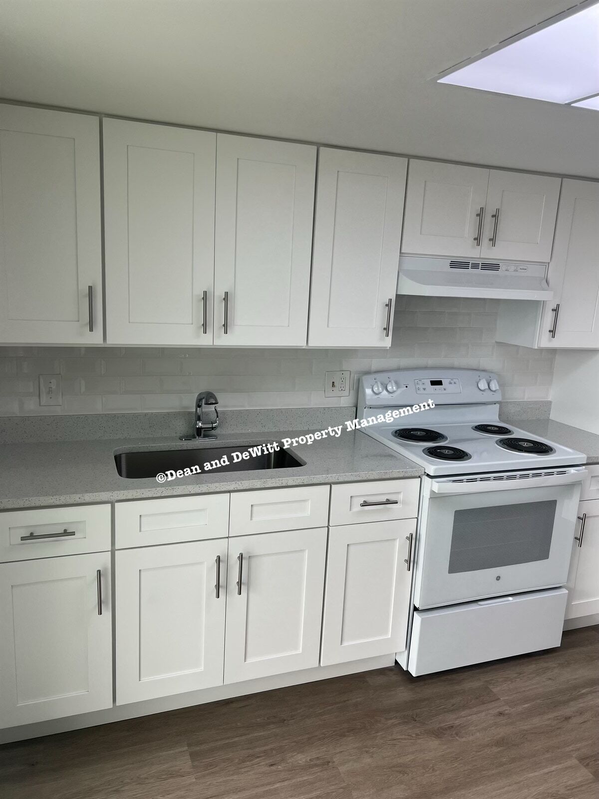 Building Photo - 2 Bed/1 Bath - Unit 6