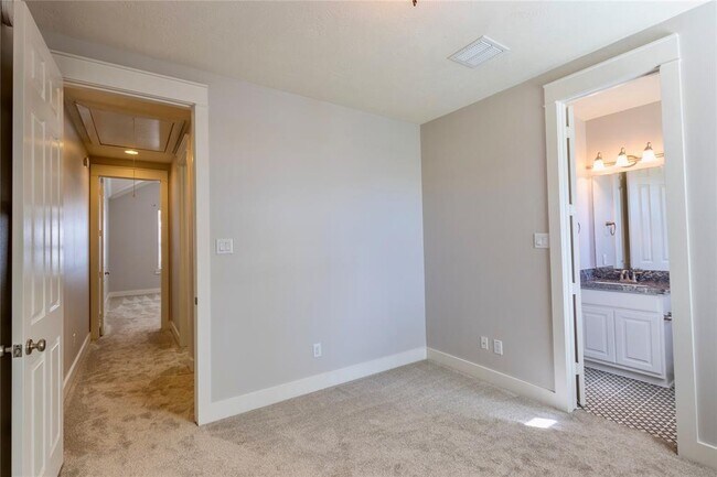 Building Photo - 1213 Hobbs Reach Ln